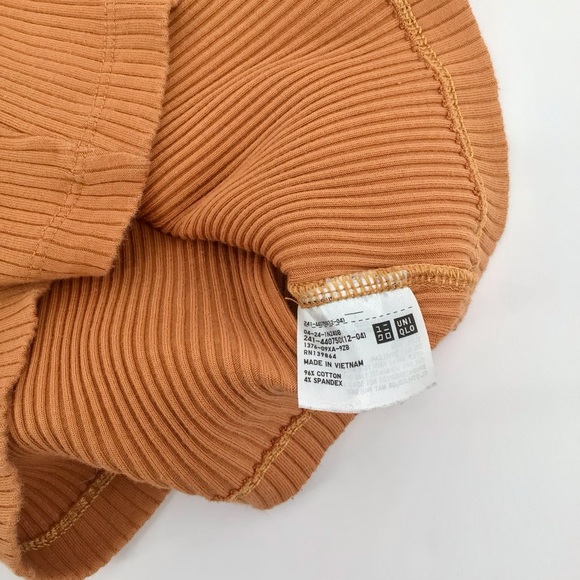 Uniqlo Ribbed Sleeveless Crop Top Size Medium - Picture 7 of 11